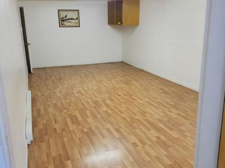 בית מלון כפרי Florenceville Inn, Restaurant & Pool