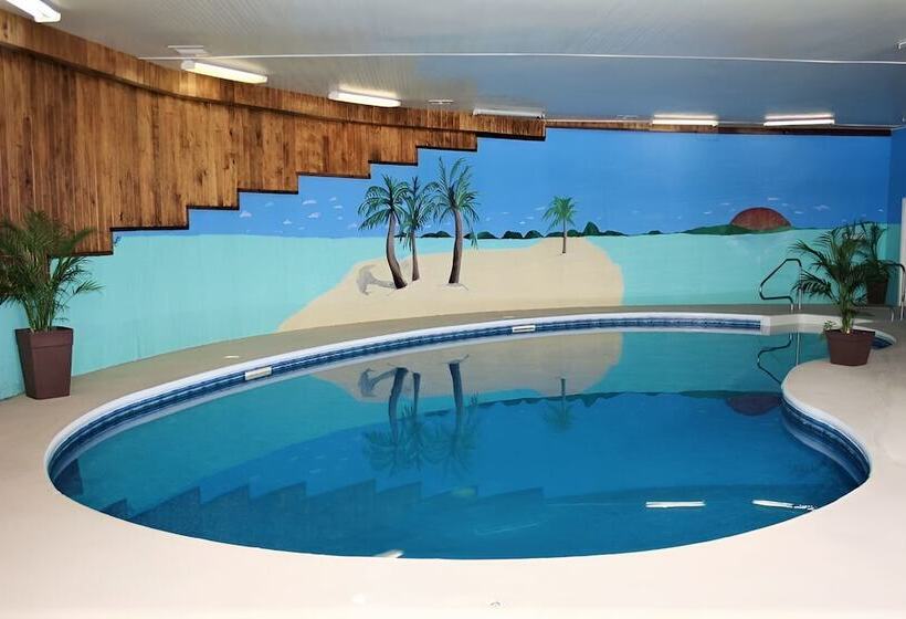 בית מלון כפרי Florenceville Inn, Restaurant & Pool