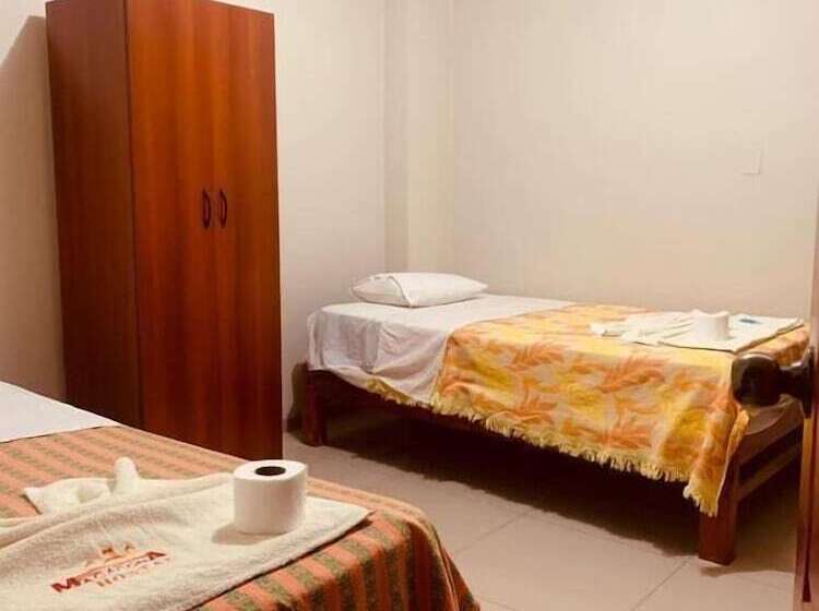 هتل Hostal Macacona