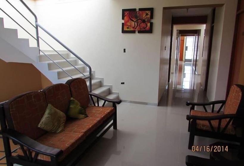 هتل Hostal Macacona