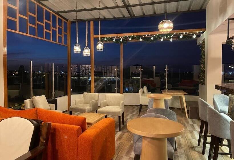 هتل Hostal Macacona