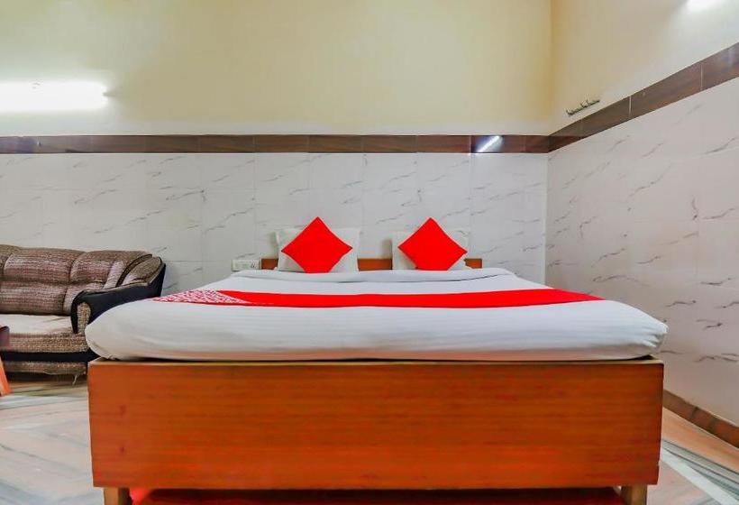 酒店 Oyo 77590 Vats