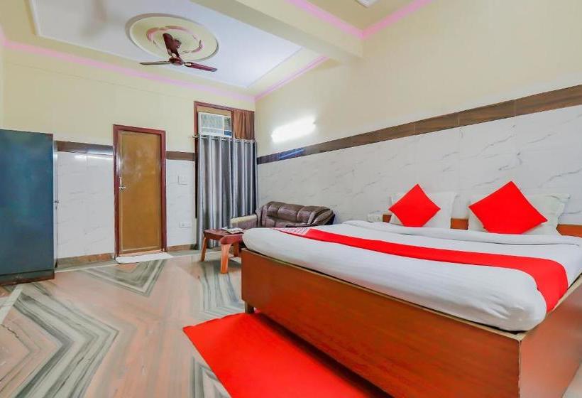 酒店 Oyo 77590 Vats