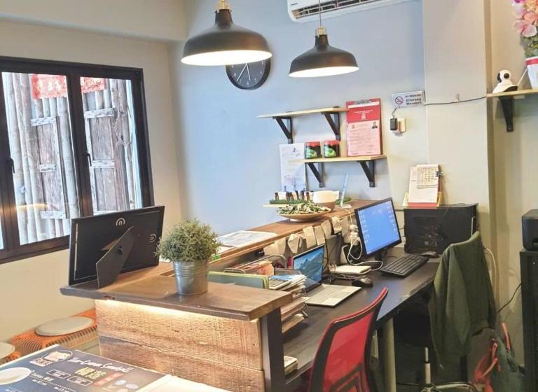 فندق Spot On 90165 Village Farmer Corporate