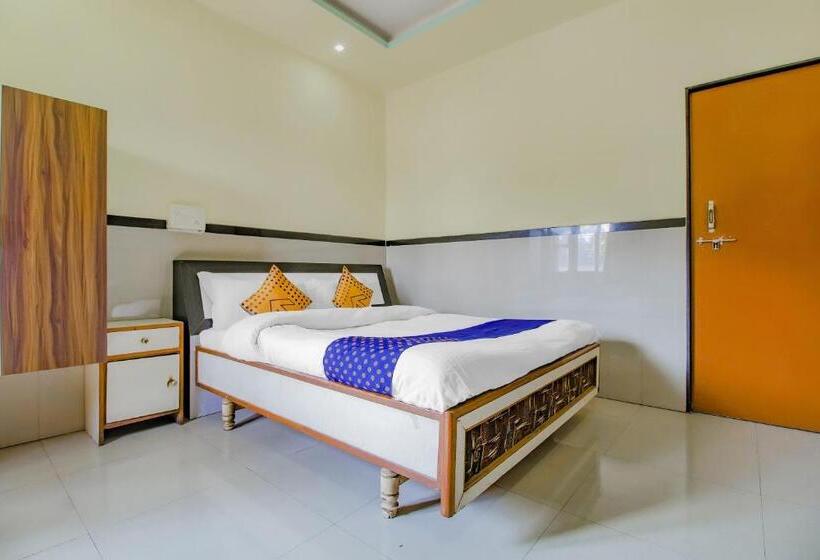 酒店 Spot On Indirasagar Executive