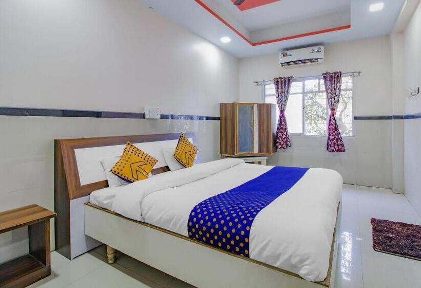 酒店 Spot On Indirasagar Executive