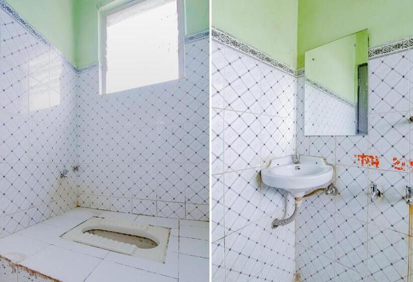 酒店 Spot On Indirasagar Executive