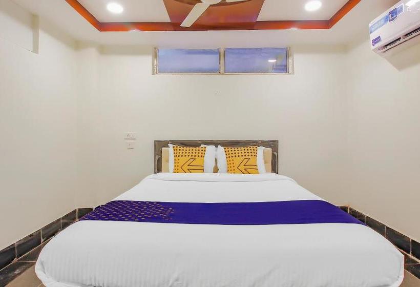 هتل Spot On  Grand Inn