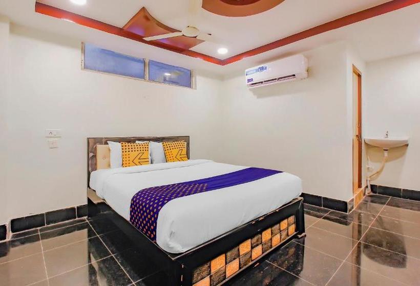 هتل Spot On  Grand Inn