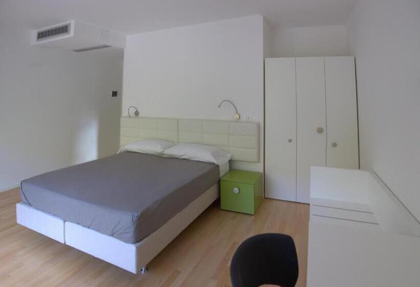 膳宿费 Affittacamere Rezzo