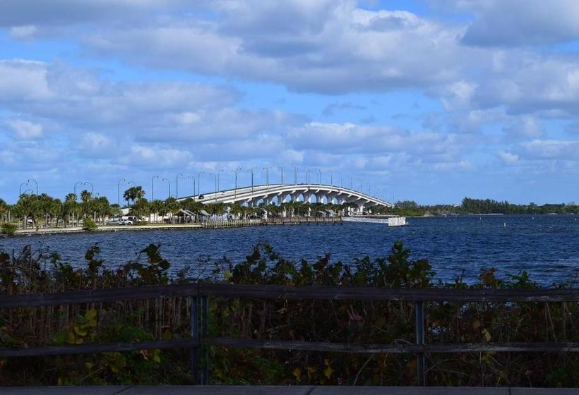 Jb Motel And Cottage