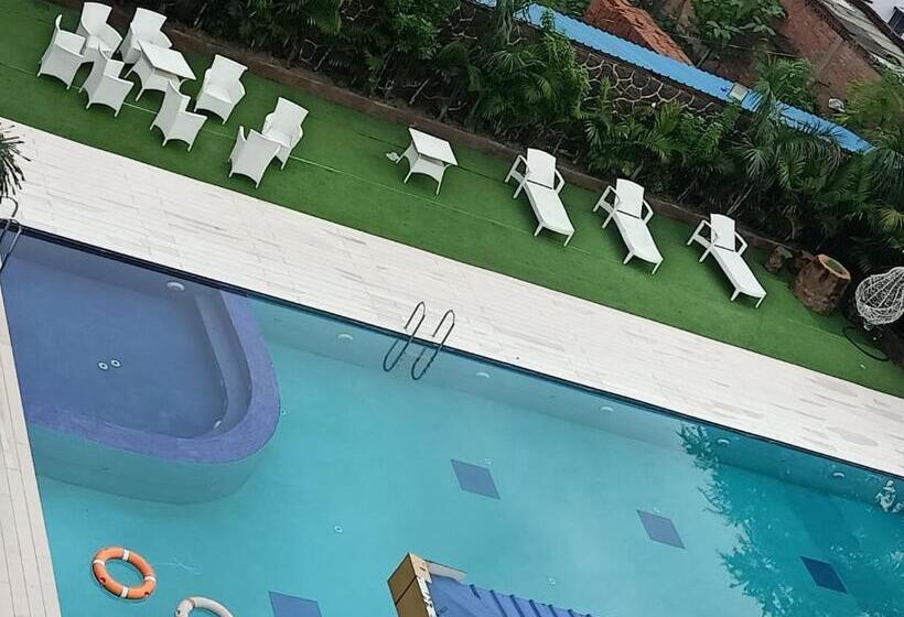 호텔 Blue Diamond Resort &