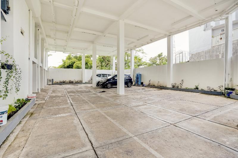 ホテル Collection O 90176 Lg  Jember