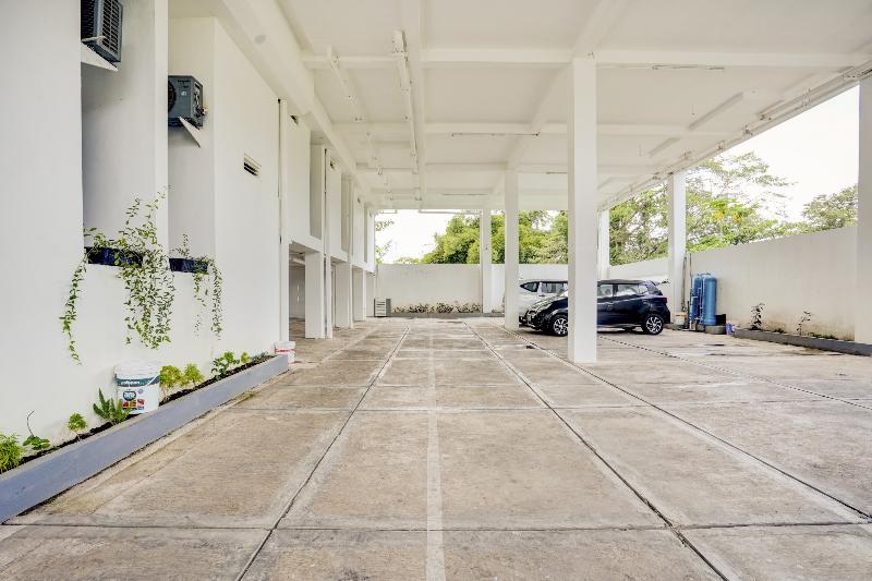 ホテル Collection O 90176 Lg  Jember