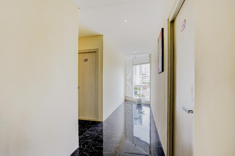 ホテル Collection O 90176 Lg  Jember