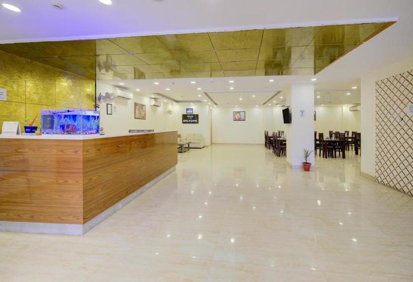 호텔 Grand Suites   A Unit Of D Capitol Near Delhi Airport