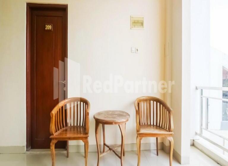 酒店 D Waru Homestay Syariah Near Jl Slamet Riyadi Mitra Reddoorz