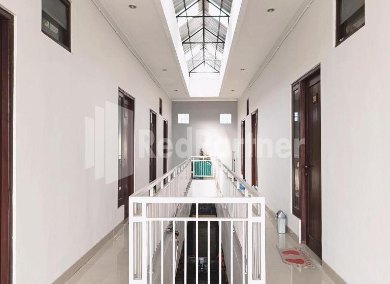 酒店 D Waru Homestay Syariah Near Jl Slamet Riyadi Mitra Reddoorz