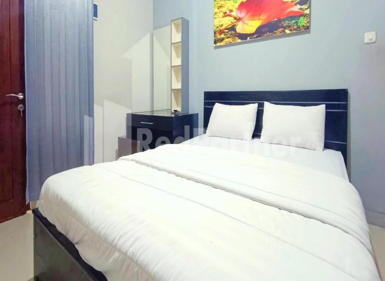 Отель D Waru Homestay Syariah Near Jl Slamet Riyadi Mitra Reddoorz