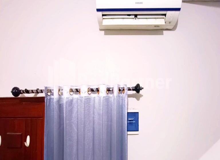 Отель D Waru Homestay Syariah Near Jl Slamet Riyadi Mitra Reddoorz