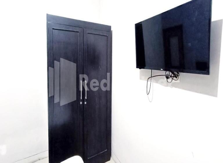 Отель D Waru Homestay Syariah Near Jl Slamet Riyadi Mitra Reddoorz