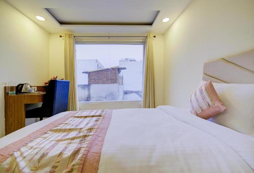 فندق Grand Suites A Unit Of D Capitol Near Delhi Airport