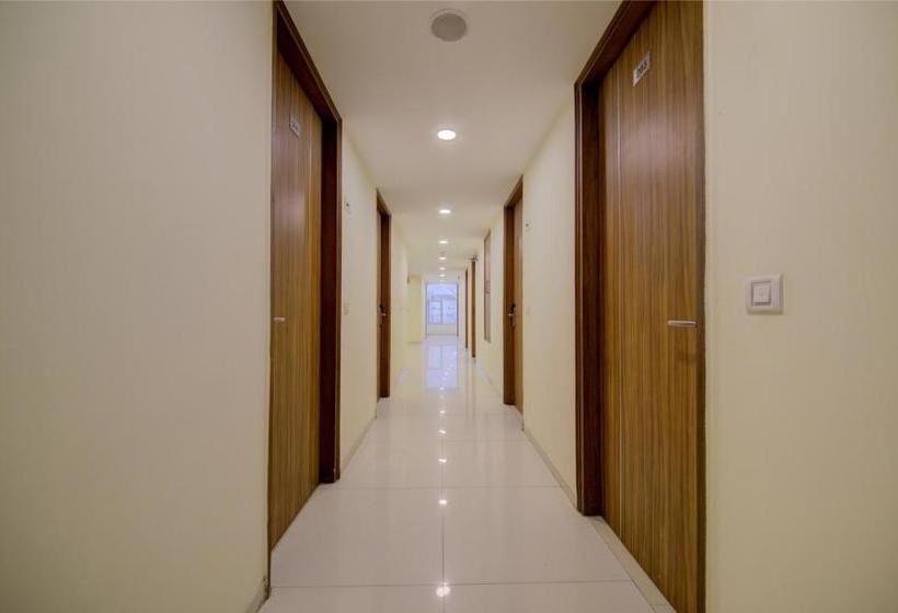 فندق Grand Suites A Unit Of D Capitol Near Delhi Airport