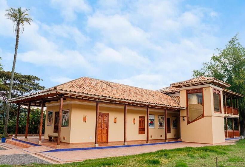 هتل Marquesa De Pinares