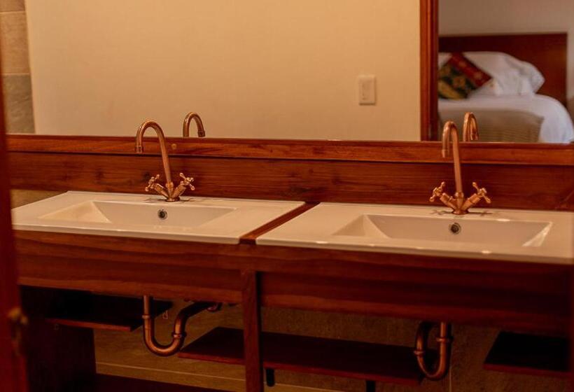 هتل Marquesa De Pinares