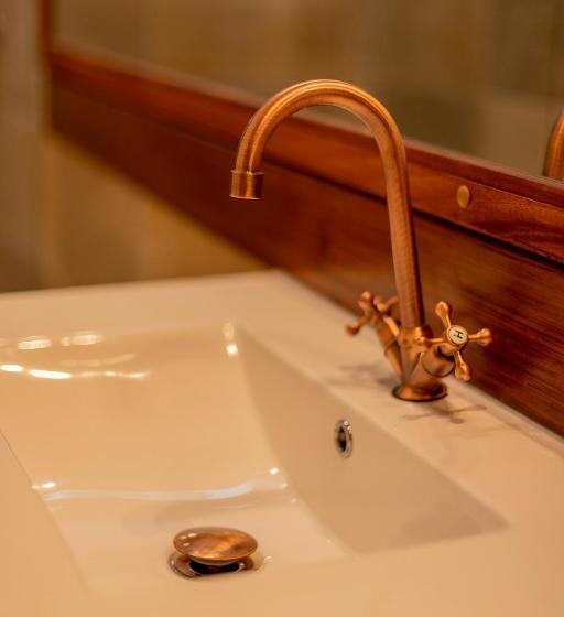 هتل Marquesa De Pinares