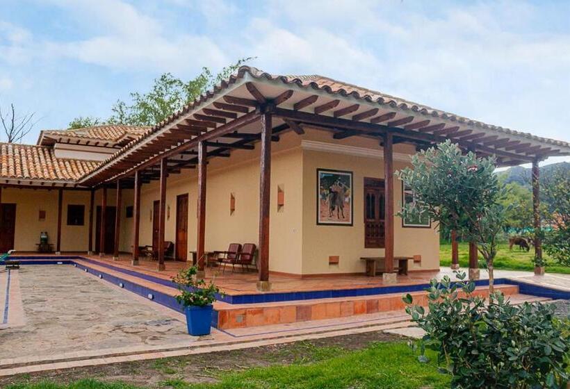 فندق Marquesa De Pinares