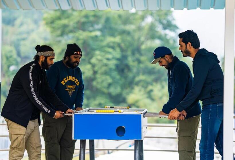 בית מלון כפרי Moustache Rishikesh Riverside Resort