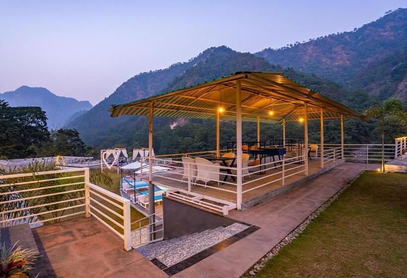 בית מלון כפרי Moustache Rishikesh Riverside Resort
