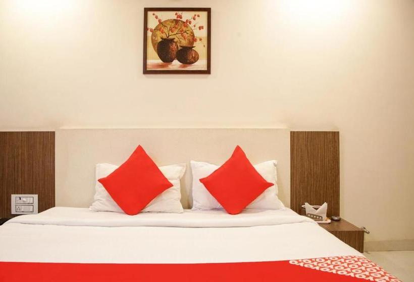 בית מלון כפרי Oyo 77228 Hgc Comfort Room S