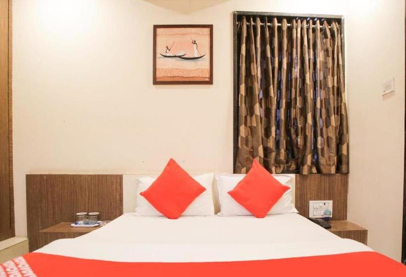 בית מלון כפרי Oyo 77228 Hgc Comfort Room S