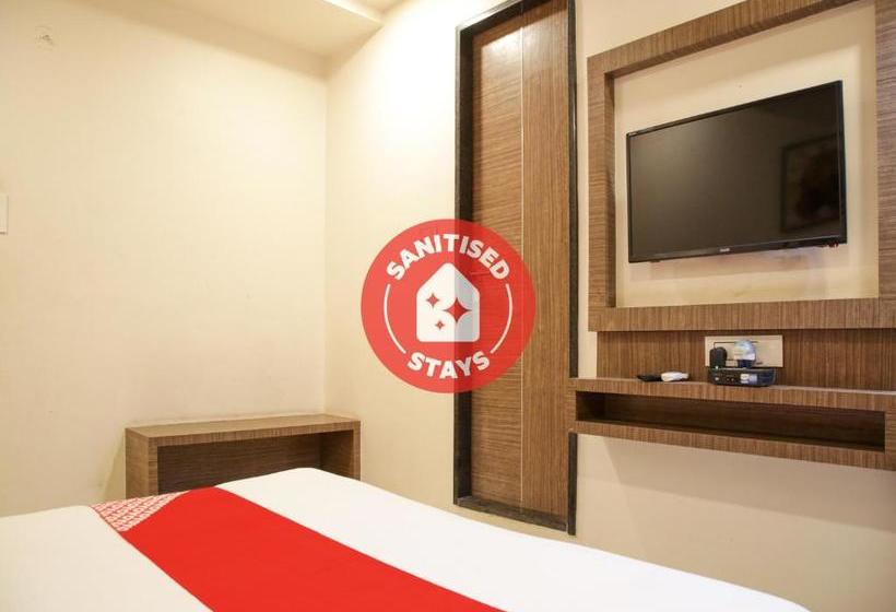 בית מלון כפרי Oyo 77228 Hgc Comfort Room S