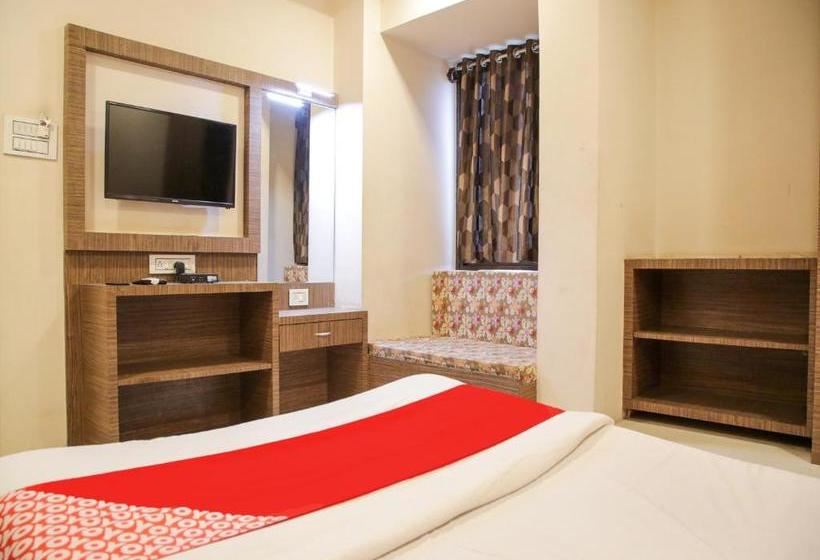 בית מלון כפרי Oyo 77228 Hgc Comfort Room S