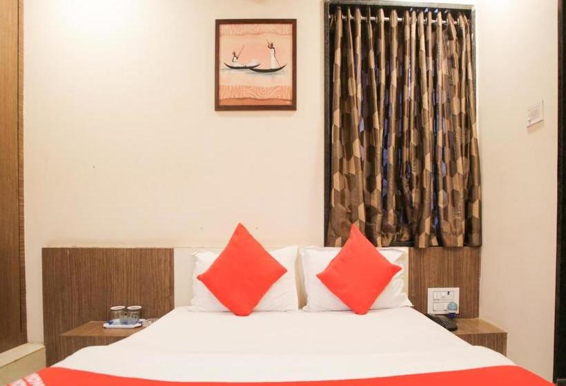 בית מלון כפרי Oyo 77228 Hgc Comfort Room S