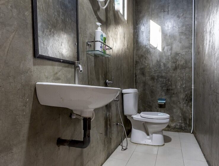 فندق Oyo 90149 Pua Family Semporna