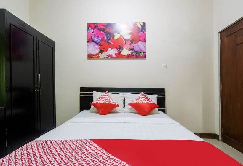 酒店 D Waru Homestay Syariah Near Jl Slamet Riyadi Mitra Reddoorz