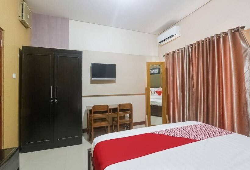 فندق D Waru Homestay Syariah Near Jl Slamet Riyadi Mitra Reddoorz