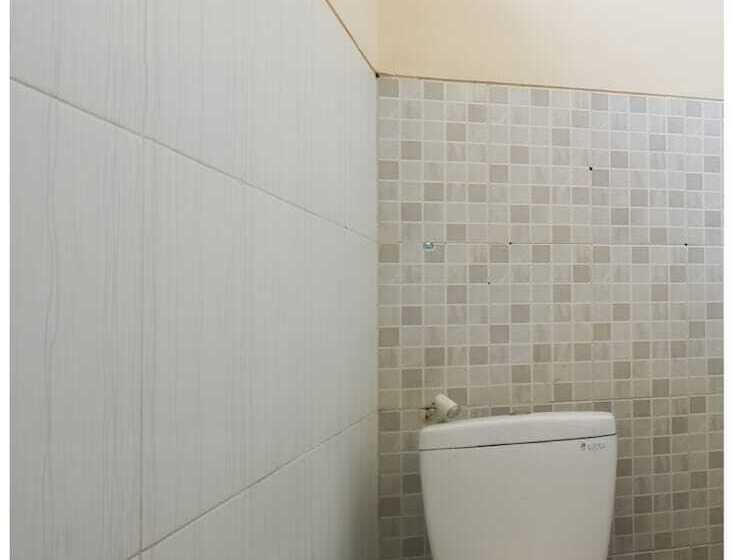 Отель D Waru Homestay Syariah Near Jl Slamet Riyadi Mitra Reddoorz