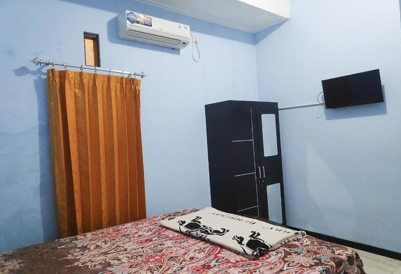 בית מלון כפרי Oyo 90199 Jec Residence Syariah