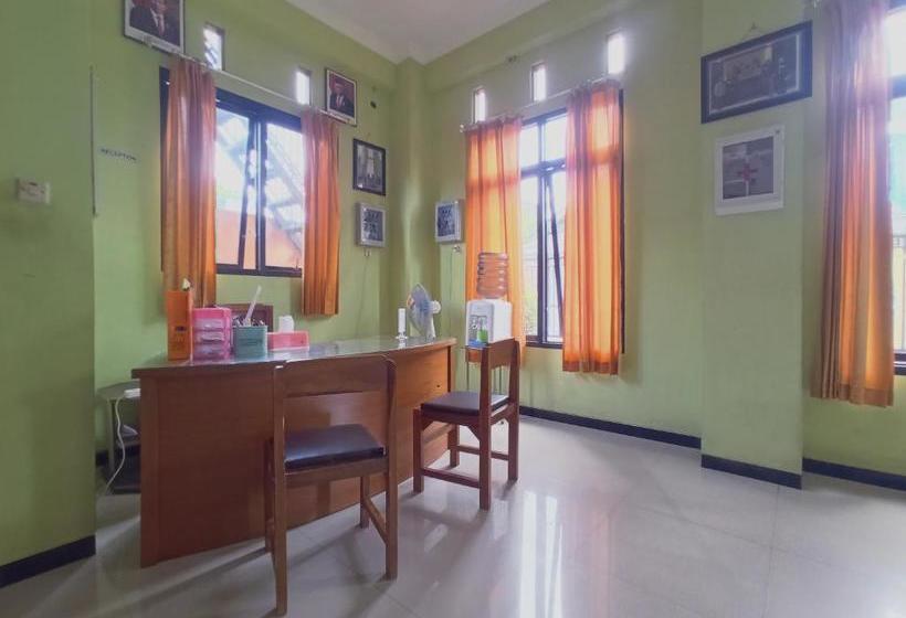 בית מלון כפרי Oyo 90199 Jec Residence Syariah