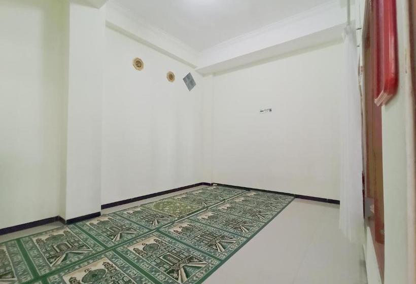 בית מלון כפרי Oyo 90199 Jec Residence Syariah