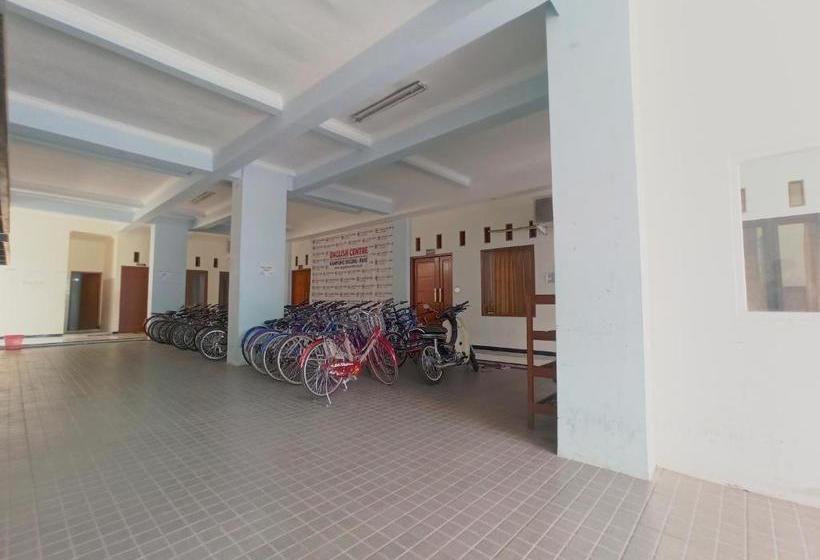 בית מלון כפרי Oyo 90199 Jec Residence Syariah