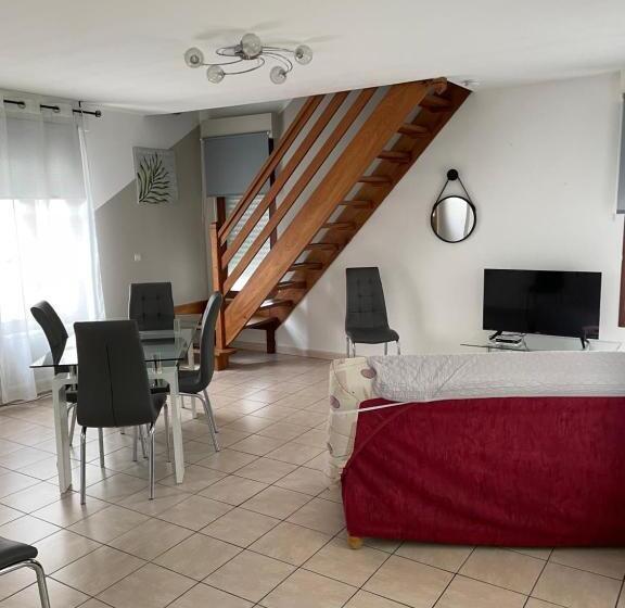 ホテル Logis Hôtel  Restaurant Le Relais Guillaume De Normandy