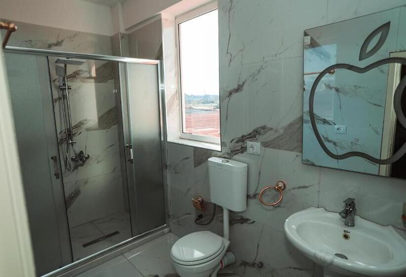 בית מלון כפרי Rezidenca Medi Nako