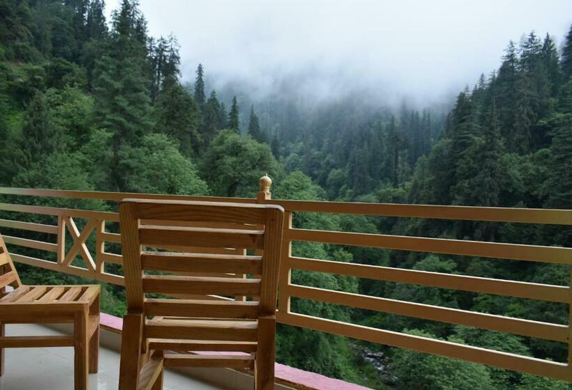 فندق The Forest Pinnacle And Café, Jibhi