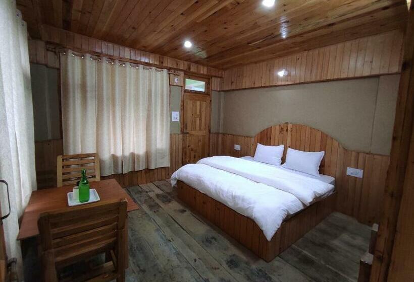 酒店 The Forest Pinnacle And Café, Jibhi